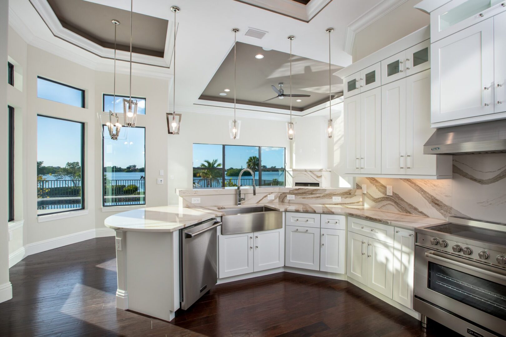 Sanibel 32